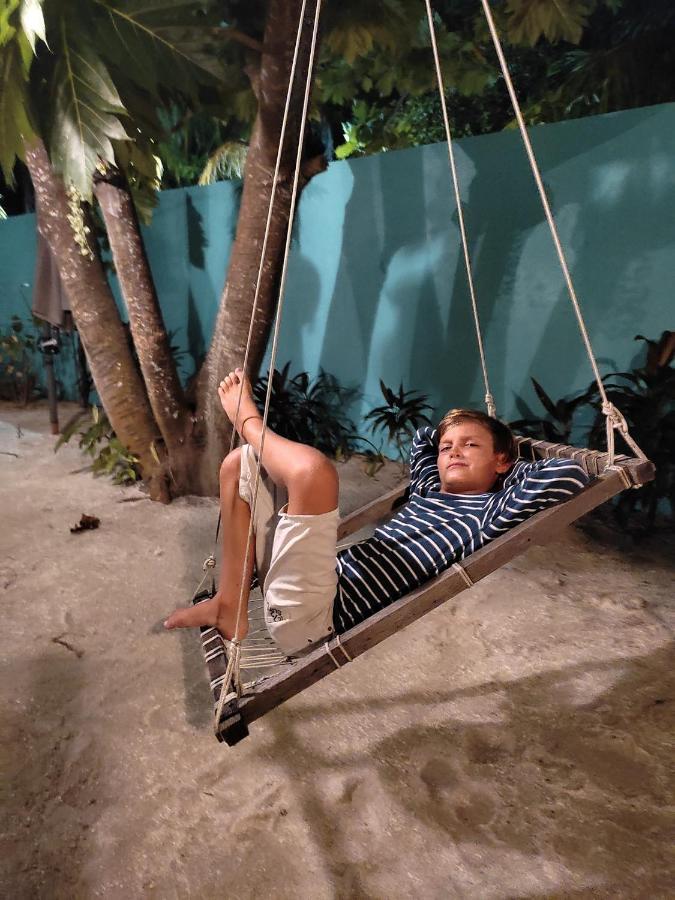 Surfretreat Hotel Bodufolhudhoo Esterno foto