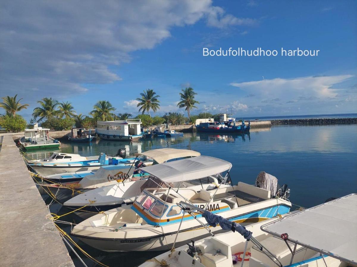 Surfretreat Hotel Bodufolhudhoo Esterno foto