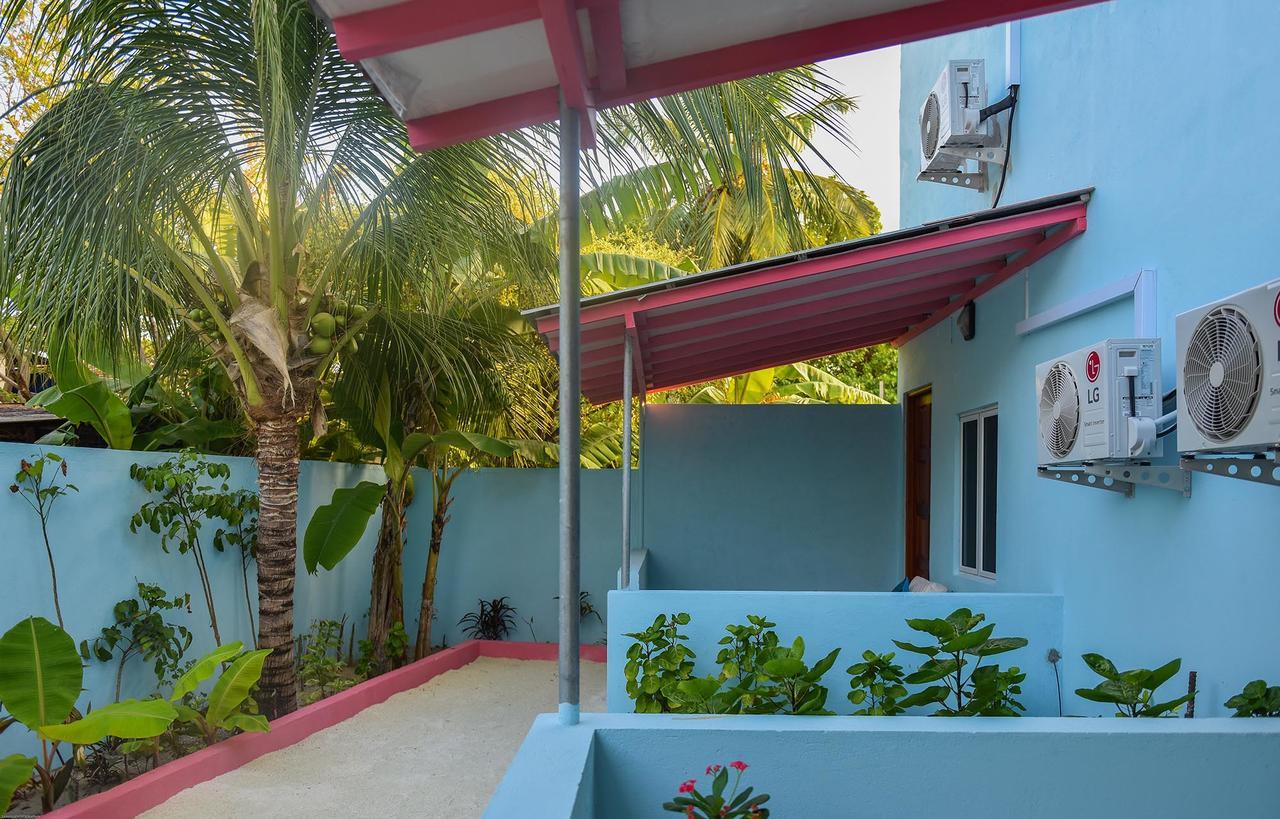 Surfretreat Hotel Bodufolhudhoo Esterno foto