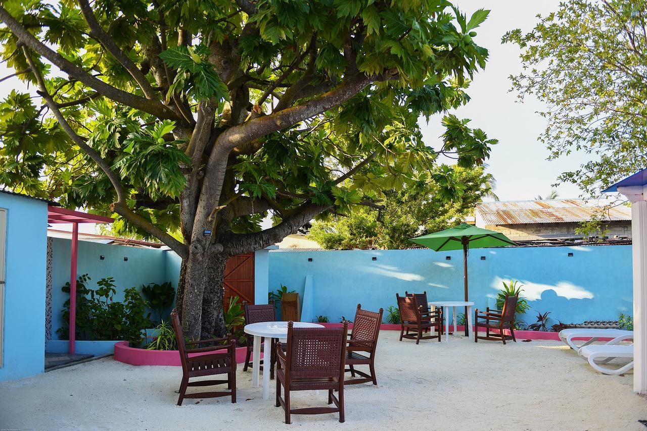 Surfretreat Hotel Bodufolhudhoo Esterno foto