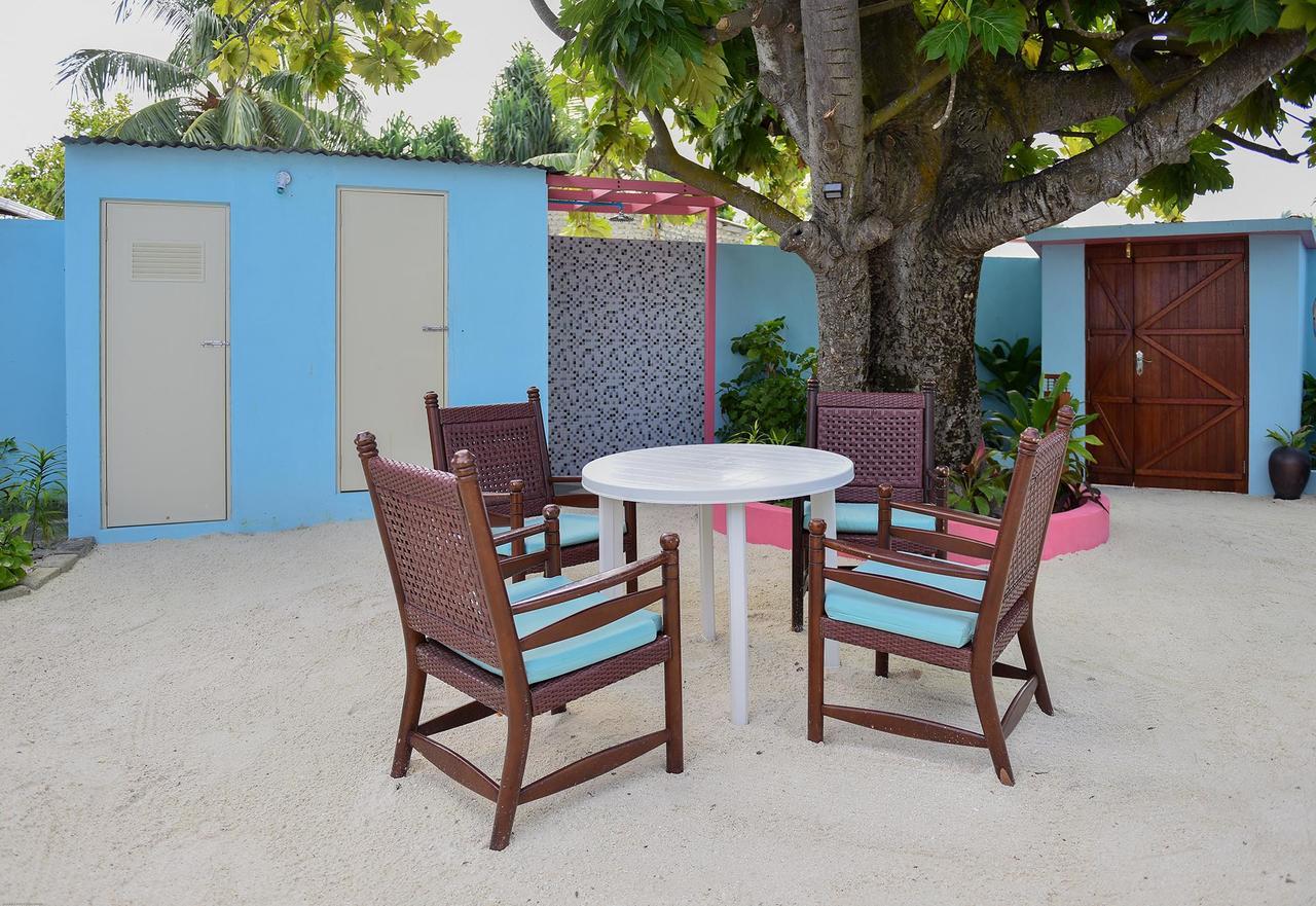 Surfretreat Hotel Bodufolhudhoo Esterno foto