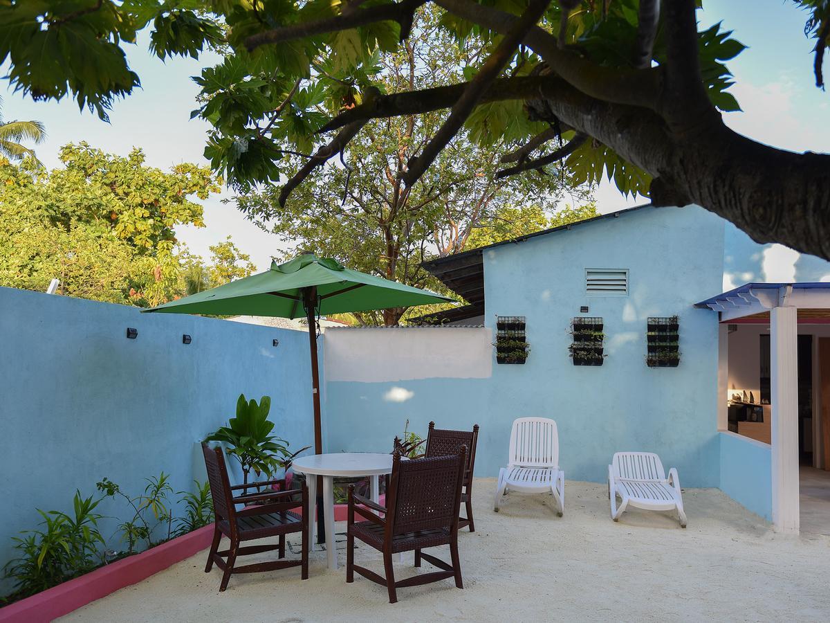 Surfretreat Hotel Bodufolhudhoo Esterno foto