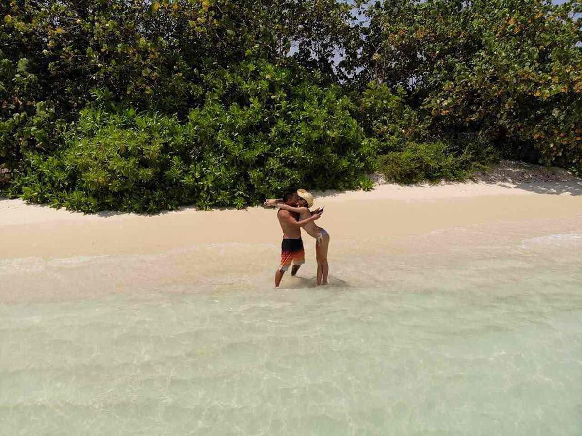 Surfretreat Hotel Bodufolhudhoo Esterno foto