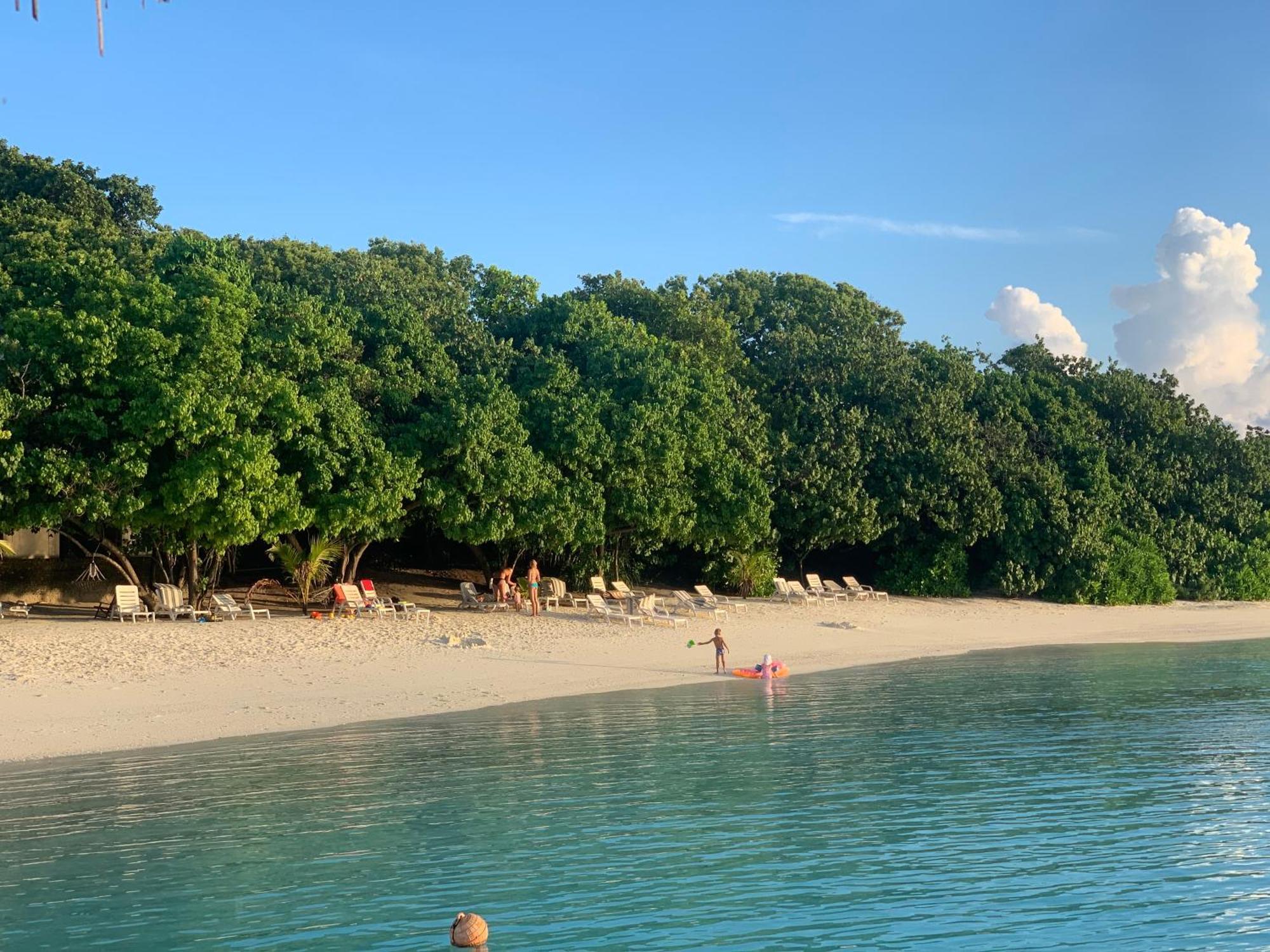 Surfretreat Hotel Bodufolhudhoo Esterno foto